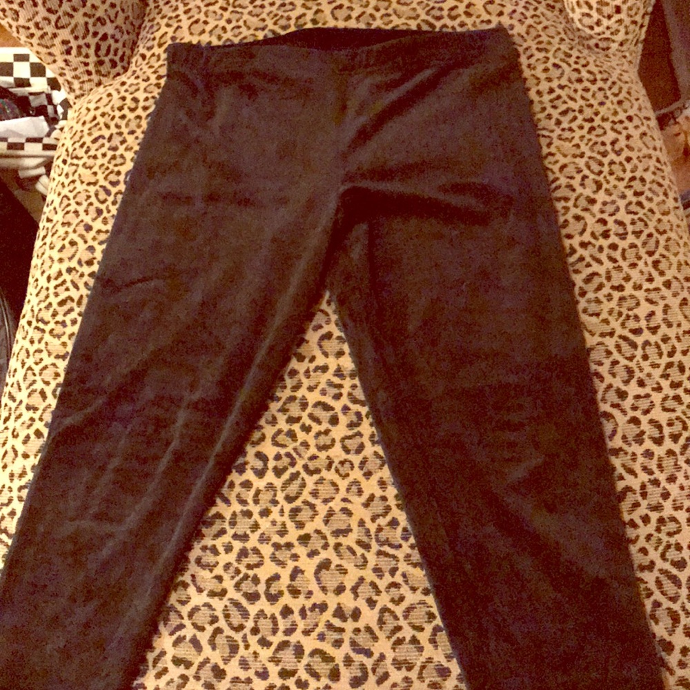 Ankle length, fleece-lined Velvet leggings!